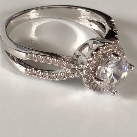 2 Carat Round Cubic Zirconia Ring - Picture 6 of 8